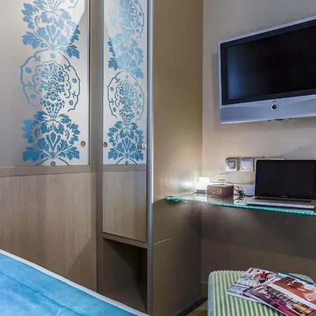 Five Boutique Quartier Latin Parigi